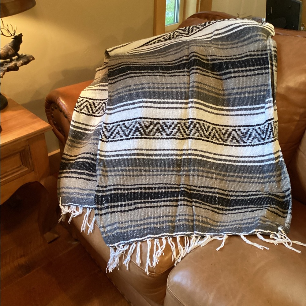 Geometric Patterned Black and White Throw Blanket